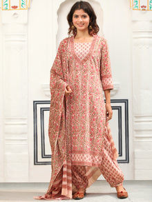 Jashn Rutba Set Of Kurta Pants Dupatta