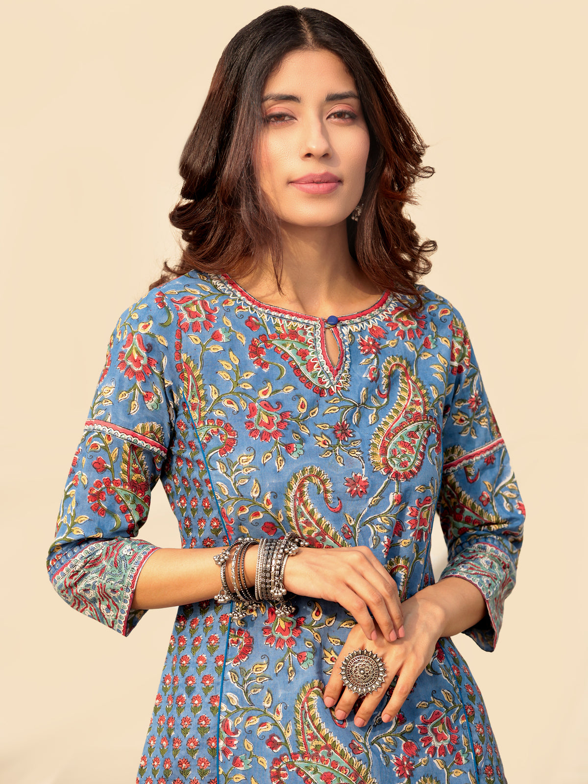 Megha Anjum Kurta