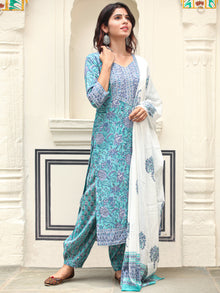Jashn Armaan Set Of Kurta Salwar Pants Dupatta