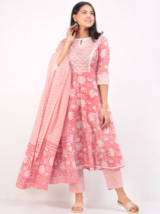 Nayab Saara - Kurta Pants & Dupatta - KS56E2549D