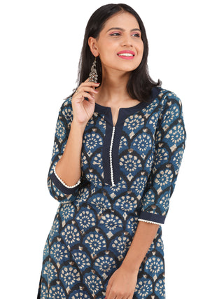 Bahaar Aaina - Set of Kurta Pants & Dupatta - KS01B1730D