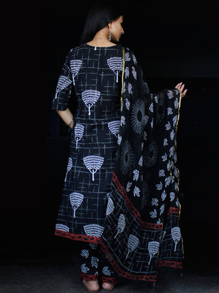 Black White Cotton Block Printed Suit - Set of 3 - SS01F022