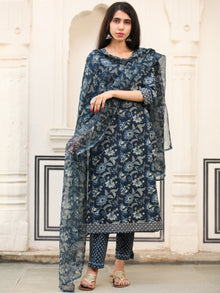 Ambar Megha Set Of Kurta Pant Dupatta