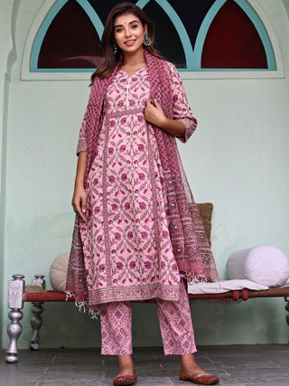 Jashn Farheen Set Of Kurta Pants Kota Doria Dupatta