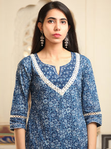 Ambar Mehreen Set Of Kurta Palazzo Dupatta