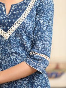 Ambar Mehreen Kurta