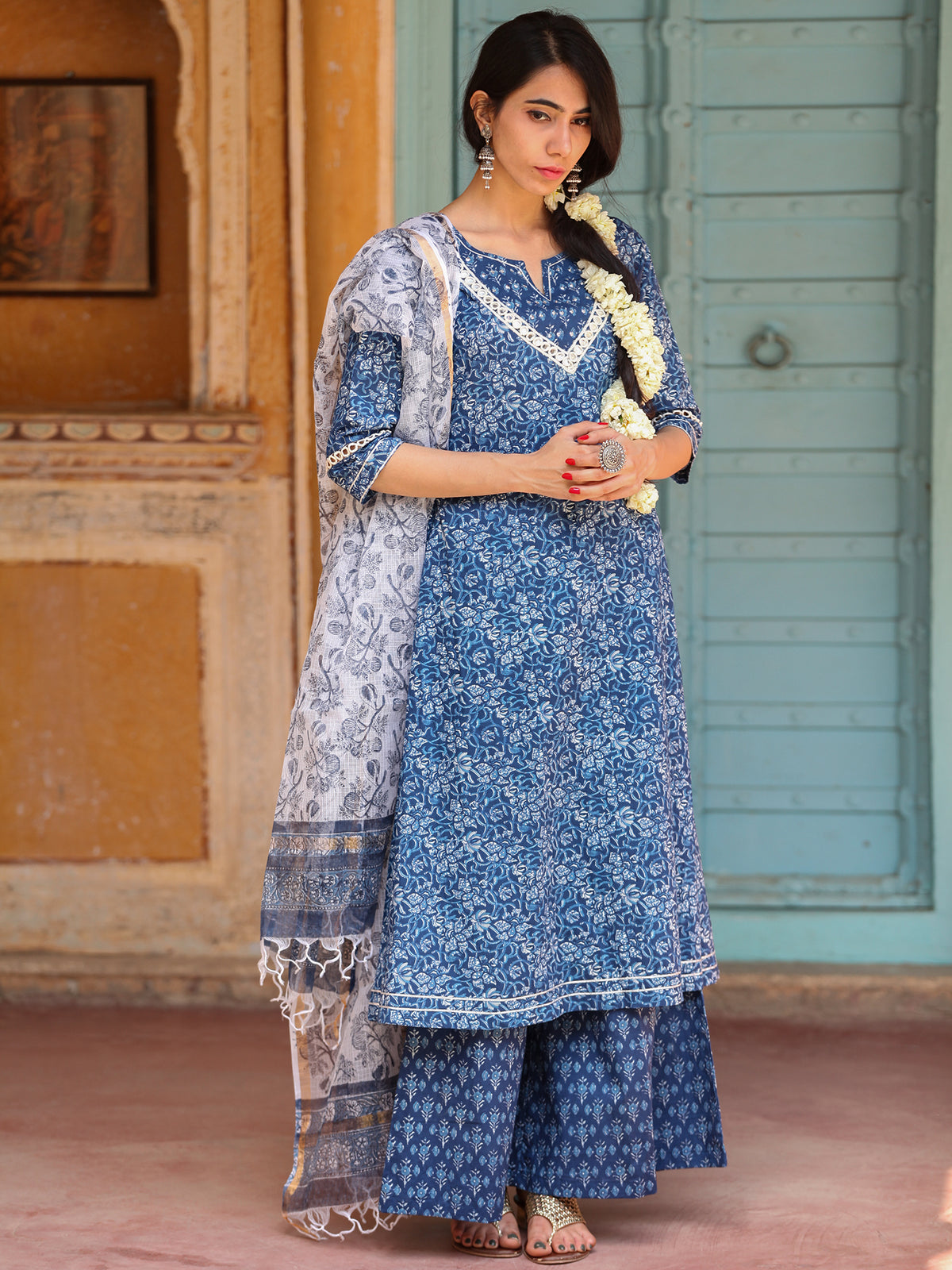 Ambar Mehreen Set Of Kurta Palazzo Dupatta