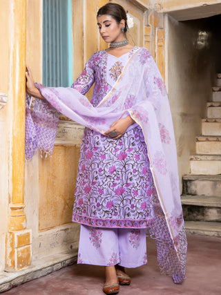 Utsav Nayan Set Of Chanderi Silk Kurta Pants Dupatta