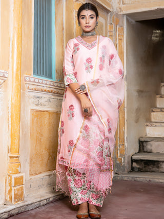 Utsav Jhalak Set Of Chanderi Silk Kurta Pants Dupatta