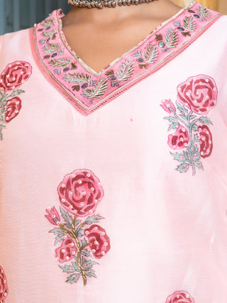 Utsav Jhalak Set Of Chanderi Silk Kurta Pants Dupatta