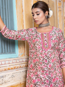 Utsav Naina Set Of Chanderi Silk Kurta Pants Dupatta