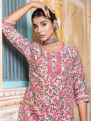 Utsav Naina Set Of Chanderi Silk Kurta Pants Dupatta