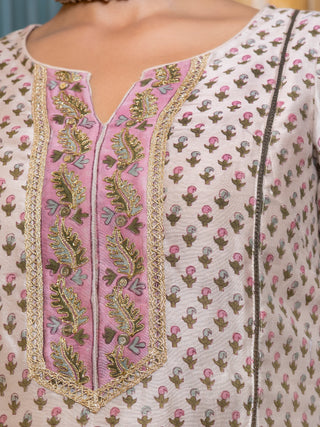 Utsav Rivaaj Set Of Chanderi Silk Kurta Pants Dupatta