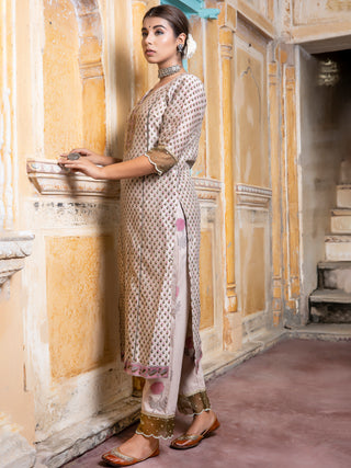 Utsav Rivaaj Set Of Chanderi Silk Kurta Pants Dupatta