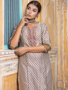 Utsav Rivaaj Set Of Chanderi Silk Kurta Pants Dupatta