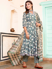 Jashn Kavita Set Of Angrakha Flared Kurta Pants Dupatta
