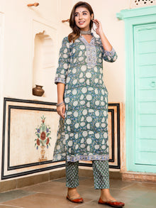 Jashn Fidha Set Of Kurta Pants Dupatta