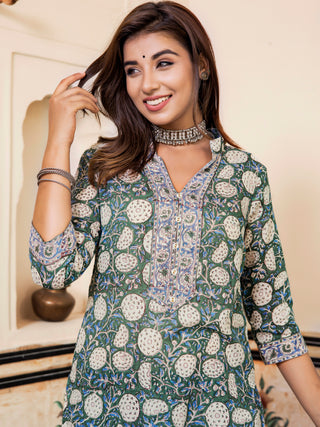 Jashn Fidha Set Of Kurta Pants Dupatta