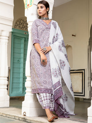 Jashn Rupsa Set Of Kurta Salwar Pants Dupatta