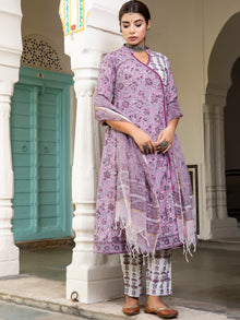 Rozana Seema Set Of Angrakha Kurta Pants Kota Doria Dupatta