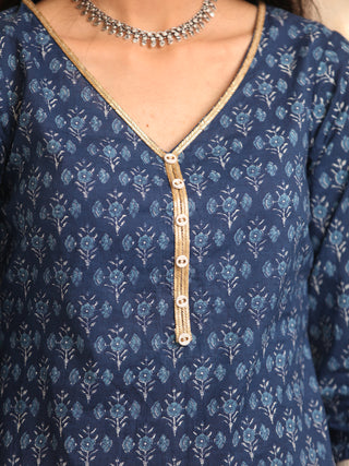 Ambar Shaina Set Of Kurta Pant Dupatta