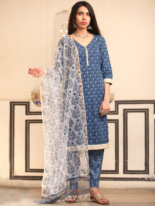 Ambar Shaina Set Of Kurta Pant Dupatta