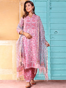 Jashn Fida Set Of Kurta Salwar Pants Dupatta