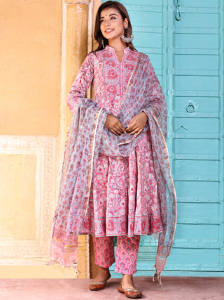 Jashn Ria Set Of Anarkali Kurta Pants Dupatta