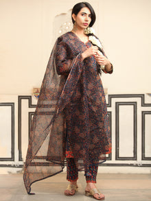 Ambar Gajal Set Of Kurta Pant Dupatta