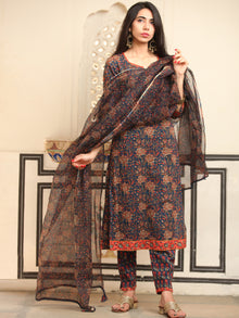 Ambar Gajal Set Of Kurta Pant Dupatta