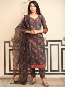 Ambar Gajal Set Of Kurta Pant Dupatta