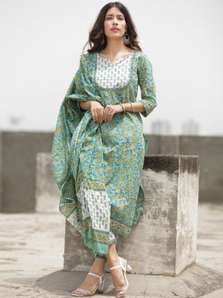 Harit Jia Set Of Kurta Pant Dupatta