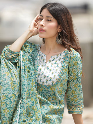 Harit Jia Set Of Kurta Pant Dupatta