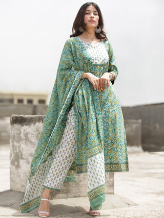 Harit Jia Set Of Kurta Pant Dupatta