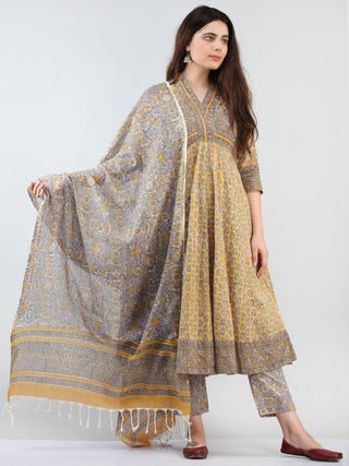 Zohra Salma - Set of Anarkali Kurta Pant & Dupatta - KS09B2495D