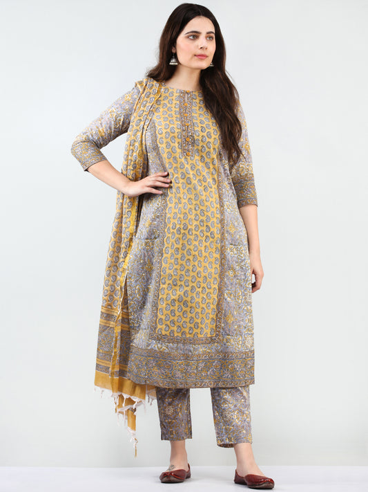 Zohra Ghazala - Set of Kurta Pants & Dupatta - KS76B2495D