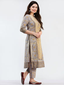 Zohra Ghazala - Set of Kurta Pants & Dupatta - KS76B2495D