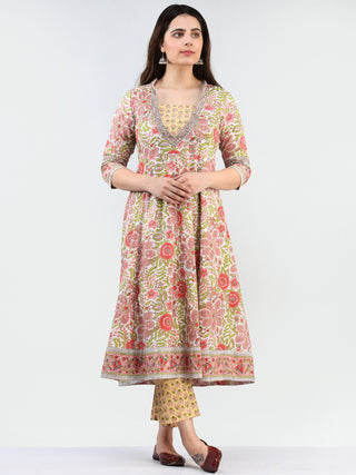 Zohra Amna - Set of Kurta Pants & Dupatta - KS163A2492D