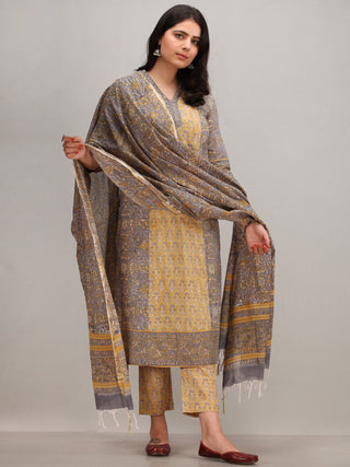 Jashn Ayma - Set of Kurta Pants & Dupatta - KS01GXXXD