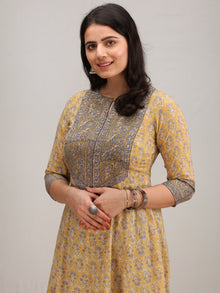 Jashn Ainy - Set of Anarkali Kurta Pants & Dupatta - KS78CXXXD