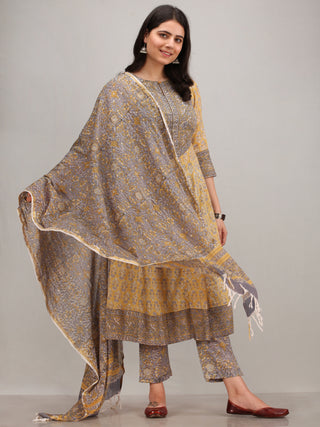 Jashn Ainy - Set of Anarkali Kurta Pants & Dupatta - KS78CXXXD