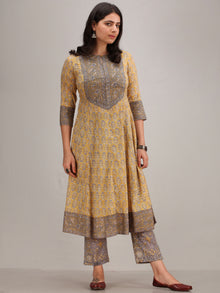 Jashn Ainy - Set of Anarkali Kurta Pants & Dupatta - KS78CXXXD