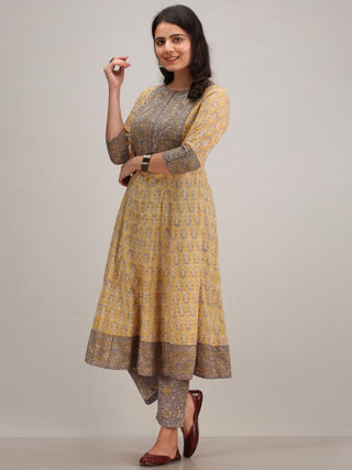 Jashn Ainy - Set of Anarkali Kurta Pants & Dupatta - KS78CXXXD