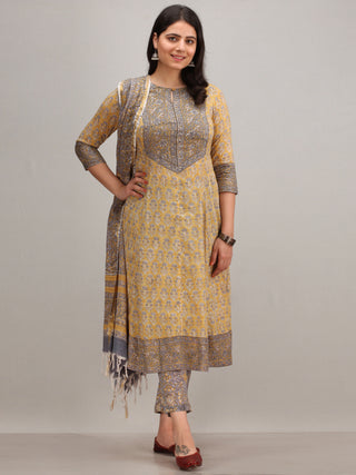 Jashn Ainy - Set of Anarkali Kurta Pants & Dupatta - KS78CXXXD