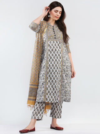 Zohra Mirza - Set of Kurta Pants & Dupatta - KS17B2506D