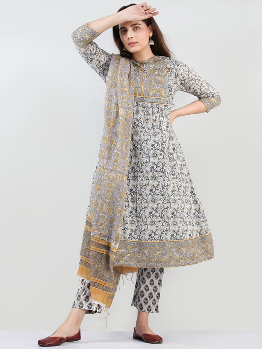 Zohra Rafia - Set of Anarkali Kurta Pants & Dupatta - KS18B2506D