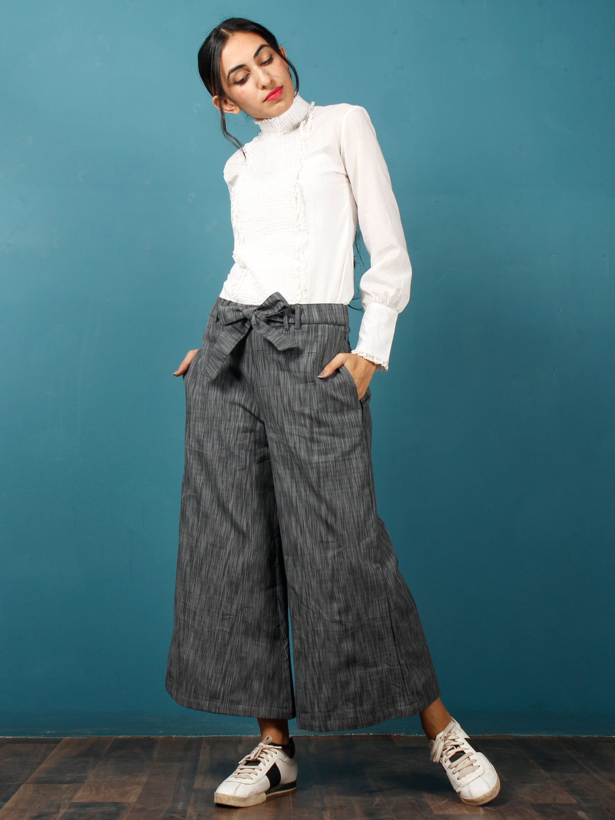Grey Black Hand Woven Ikat Culottes Trousers With Belt- T032F1245