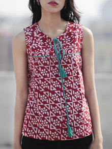Red White Hand Block Printed Cotton Sleeveless Top With Tassel - T33F312