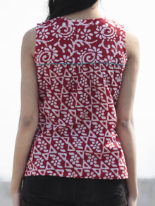 Red White Hand Block Printed Cotton Sleeveless Top With Tassel - T33F312