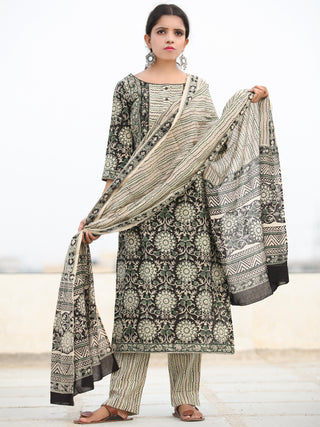 Bahaar Adara - Set of Kurta Pants & Dupatta - KS148A2444D